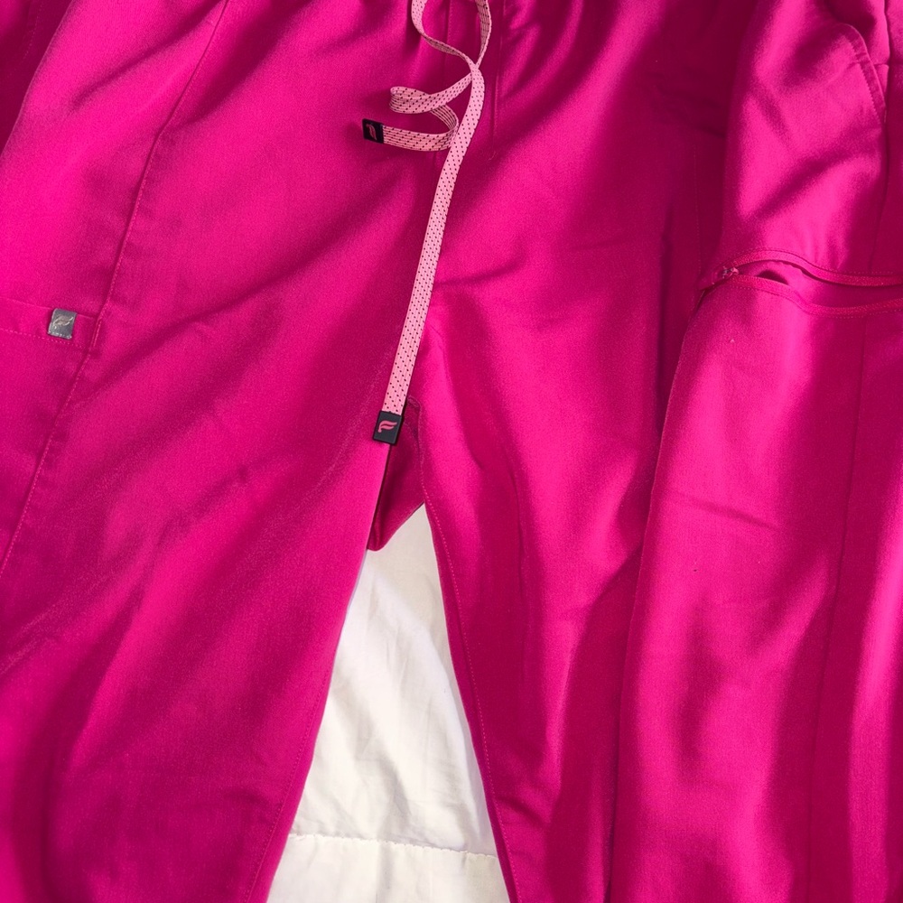 Fabletics Women's Hot Pink Performance Scrub Top